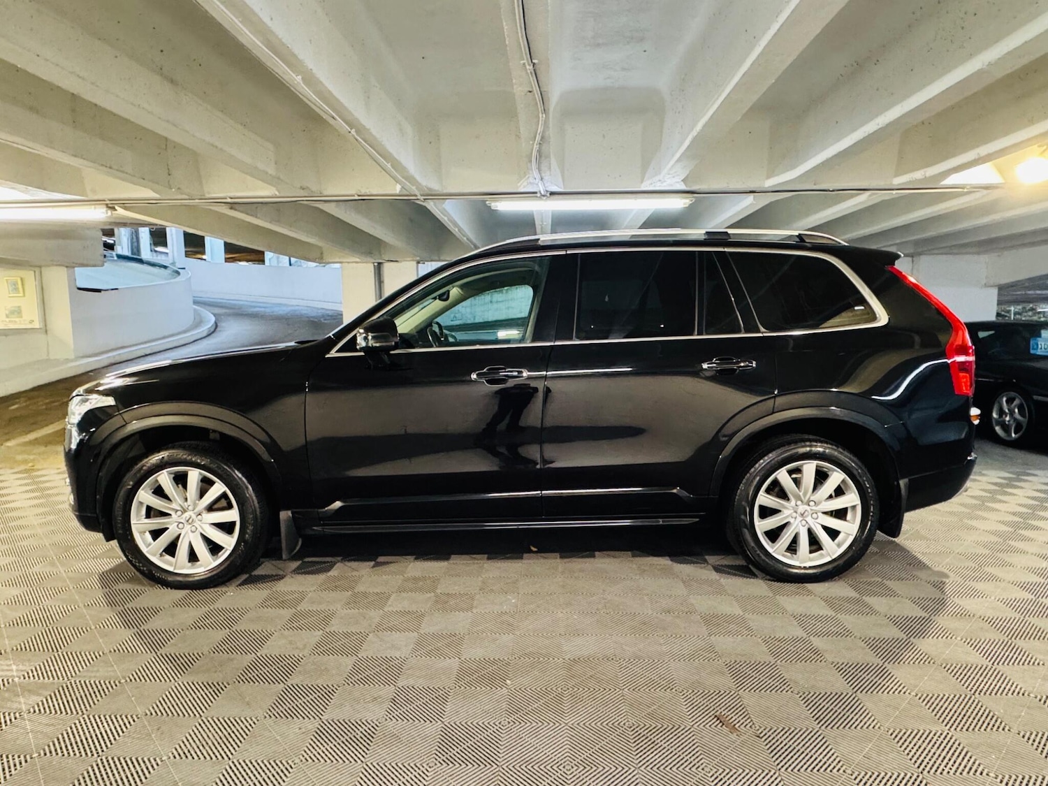 Used Volvo XC90 2018 for sale - 76398171: Photo 2