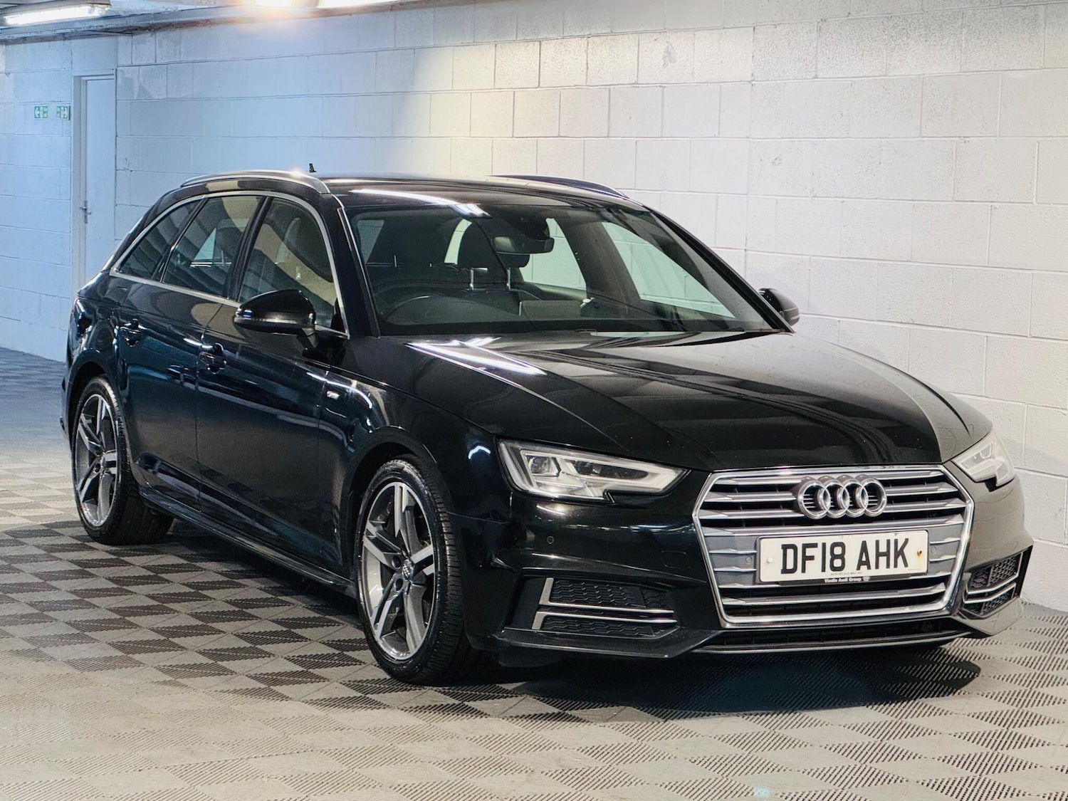 Used Audi A4 2018 for sale - 76606905: Photo 1