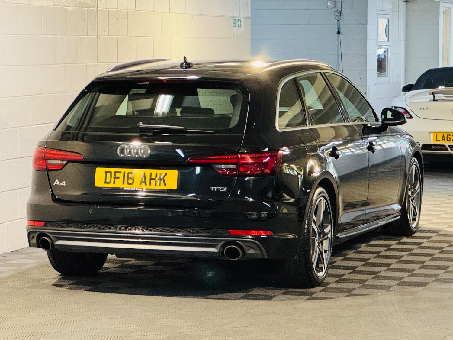 Used Audi A4 2018 for sale - 76606905: Photo 4