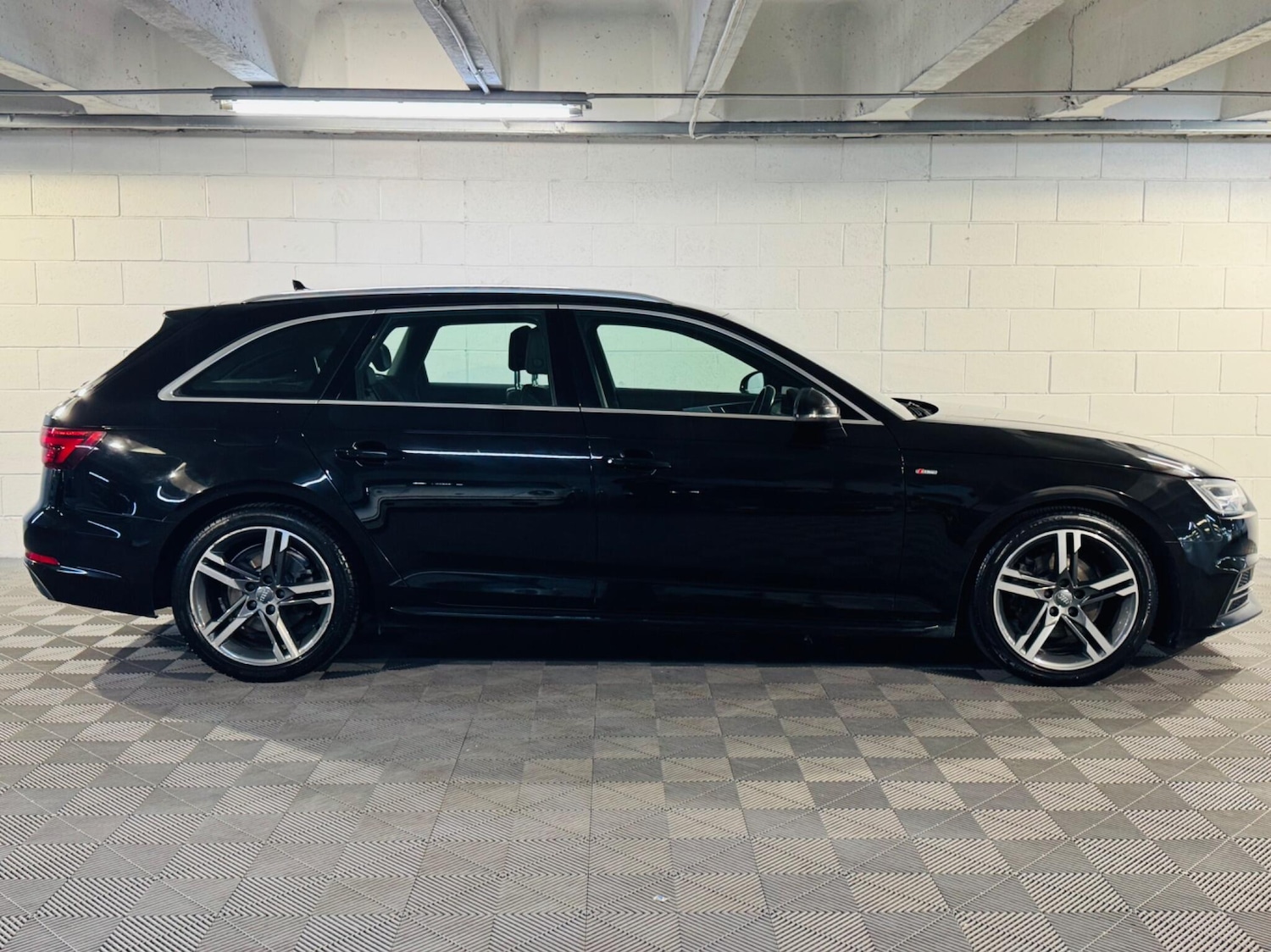 Used Audi A4 2018 for sale - 76606905: Photo 5