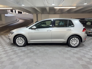 Used Volkswagen Golf 2017 for sale - 78204143: Photo