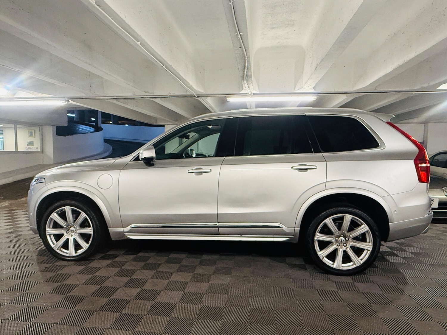 Used Volvo XC90 2017 for sale - 77191492: Photo 2