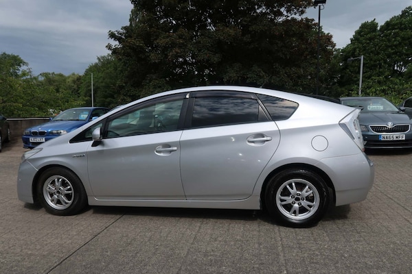 Used Toyota Prius 2016 for sale - 74700947: Photo 2
