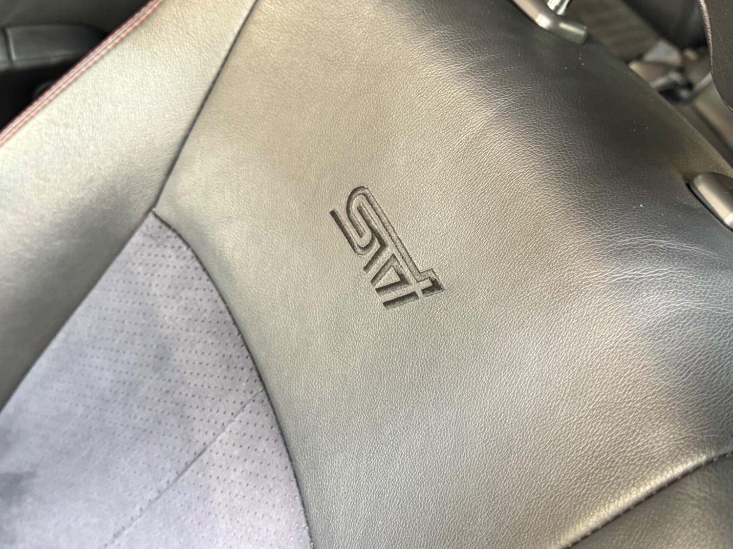 Used Subaru Exiga for sale - 77351996: Photo 13