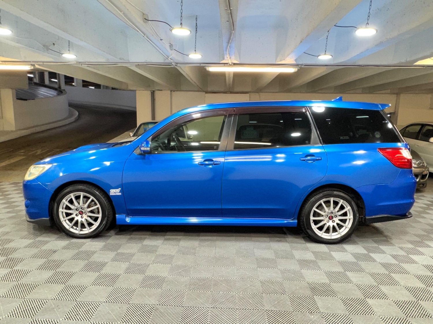 Used Subaru Exiga for sale - 77351996: Photo 2