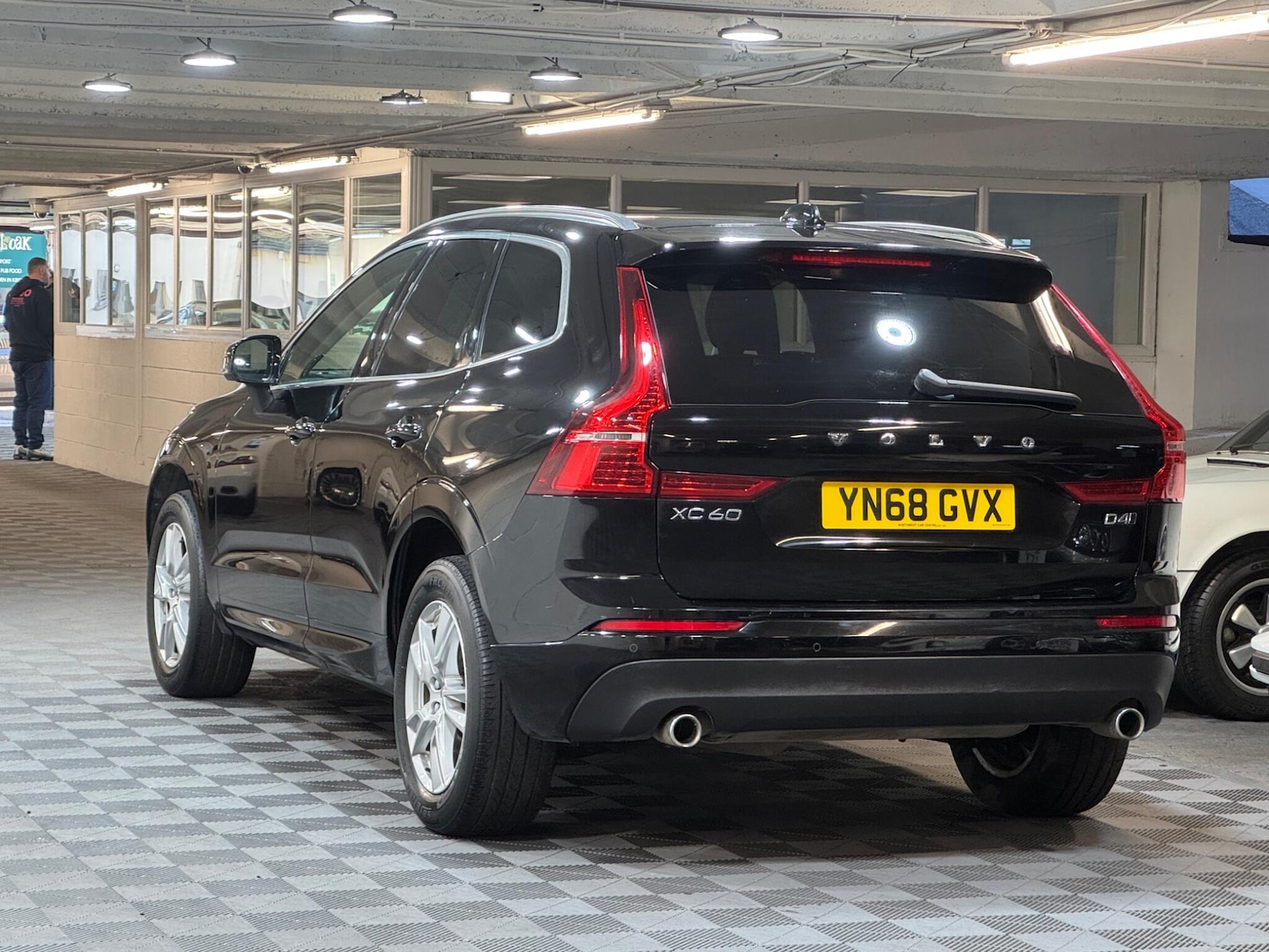 Used Volvo XC60 2018 for sale - 77611539: Photo 3