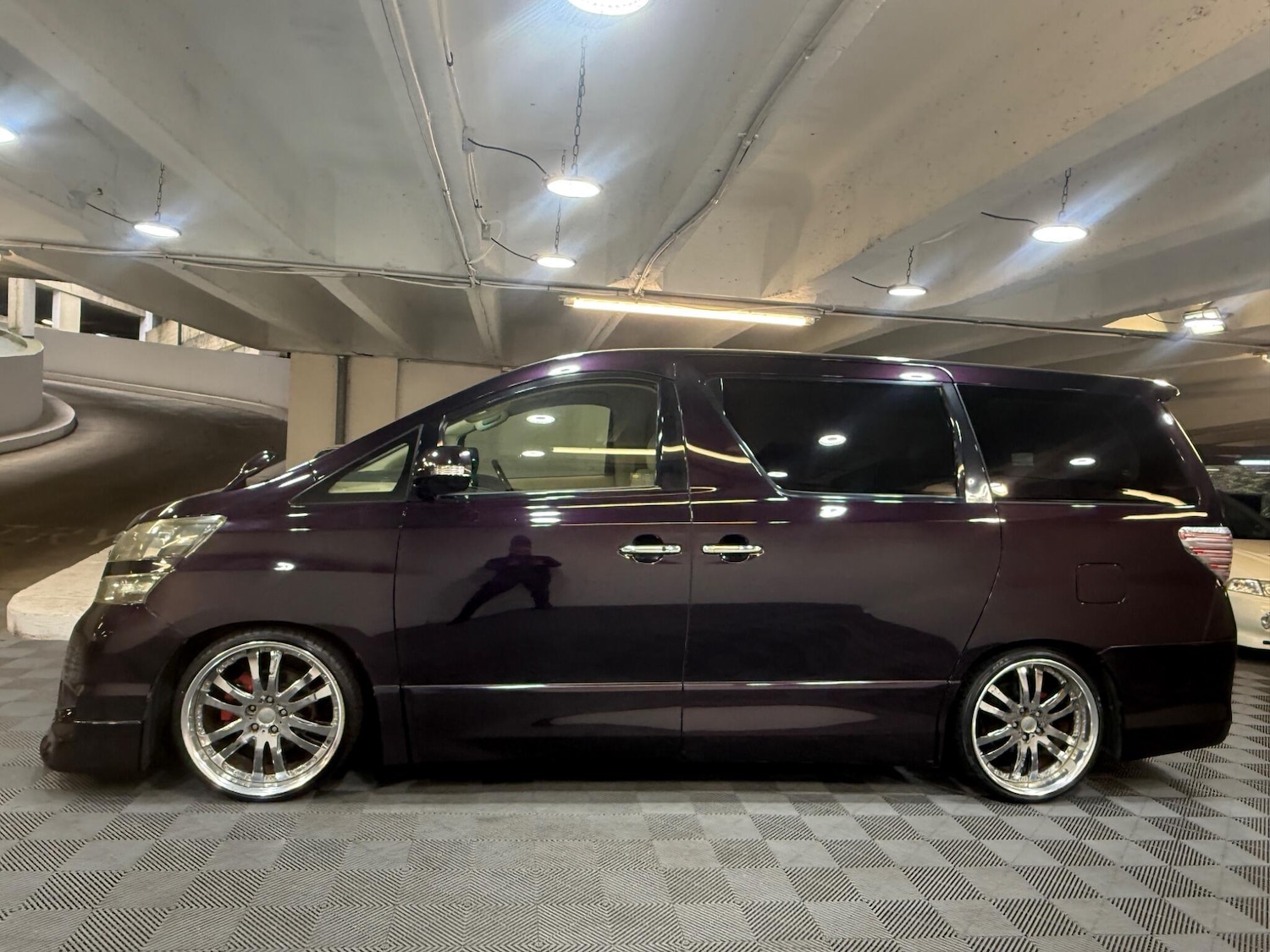 Used Toyota Vellfire for sale - 77351720: Photo 2