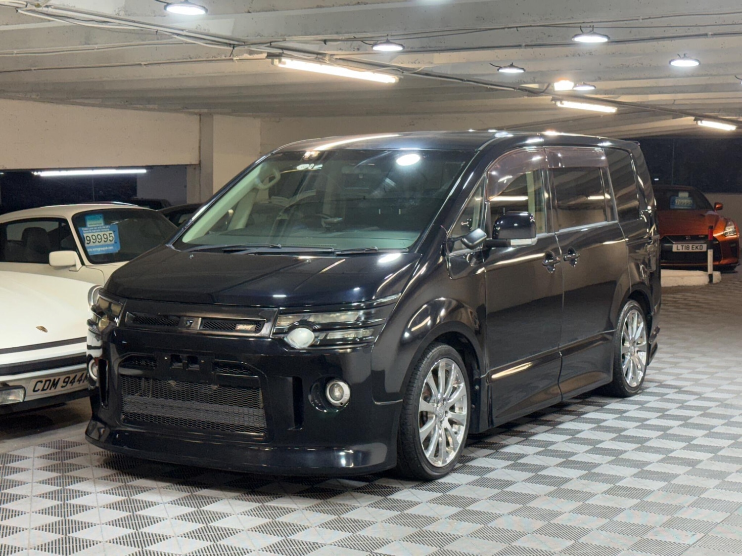 Used Mitsubishi Delica for sale - 77344776: Photo 7