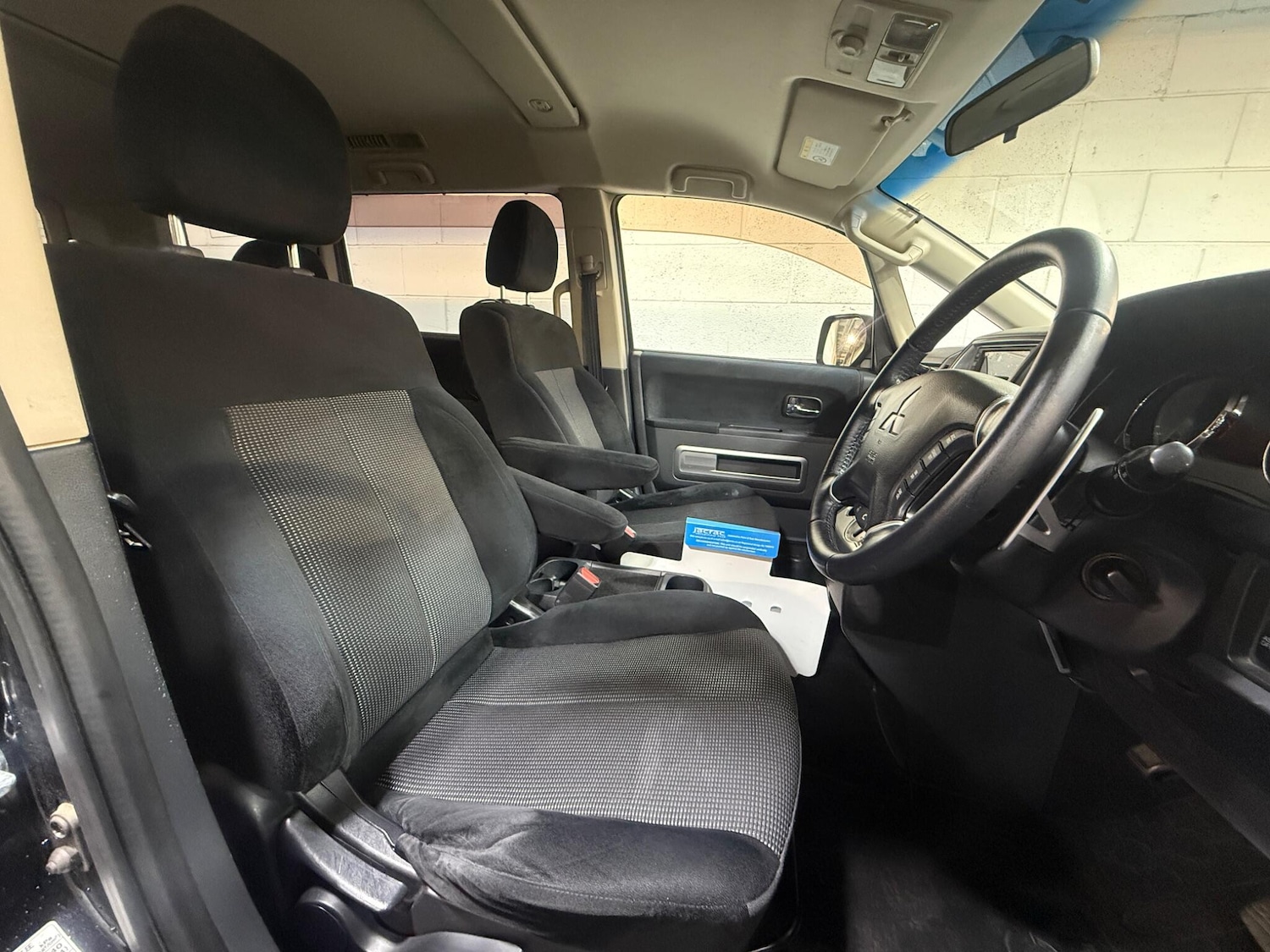 Used Mitsubishi Delica for sale - 77344776: Photo 8