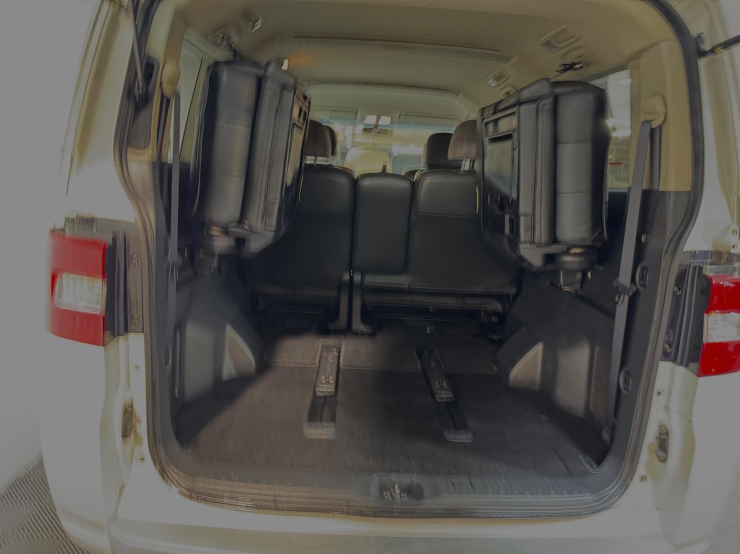 Used Mitsubishi Delica for sale - 77344857: Photo 12