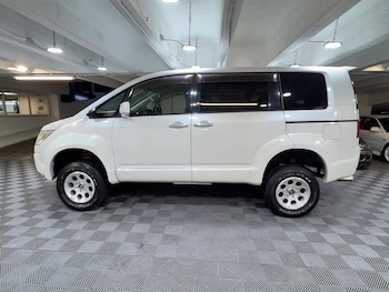 Used Mitsubishi Delica 2007 for sale - 77344857: Photo