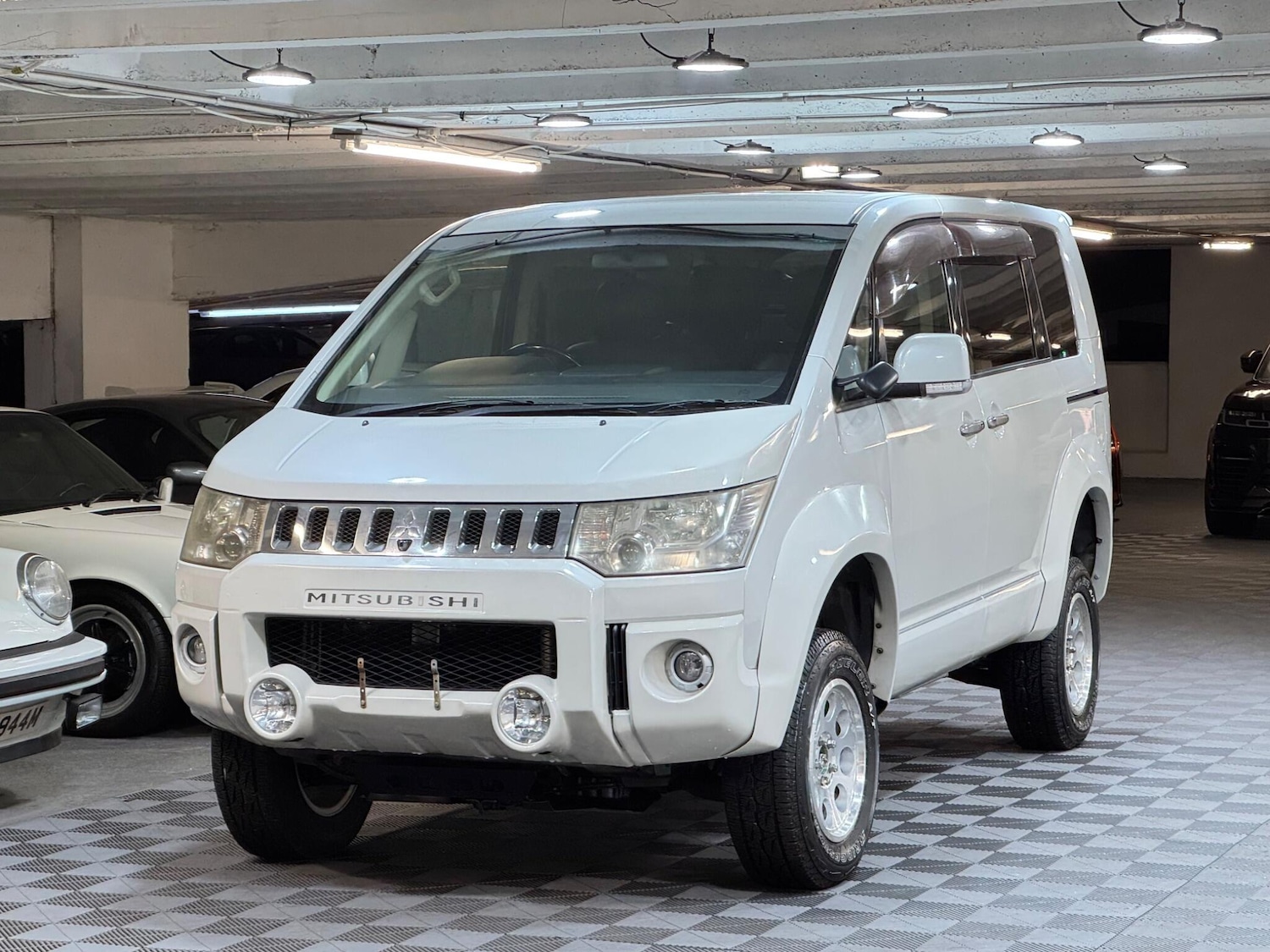 Used Mitsubishi Delica for sale - 77344857: Photo 6