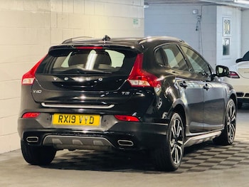 Used Volvo V40 Cross Country 2019 for sale - 76995159: Photo