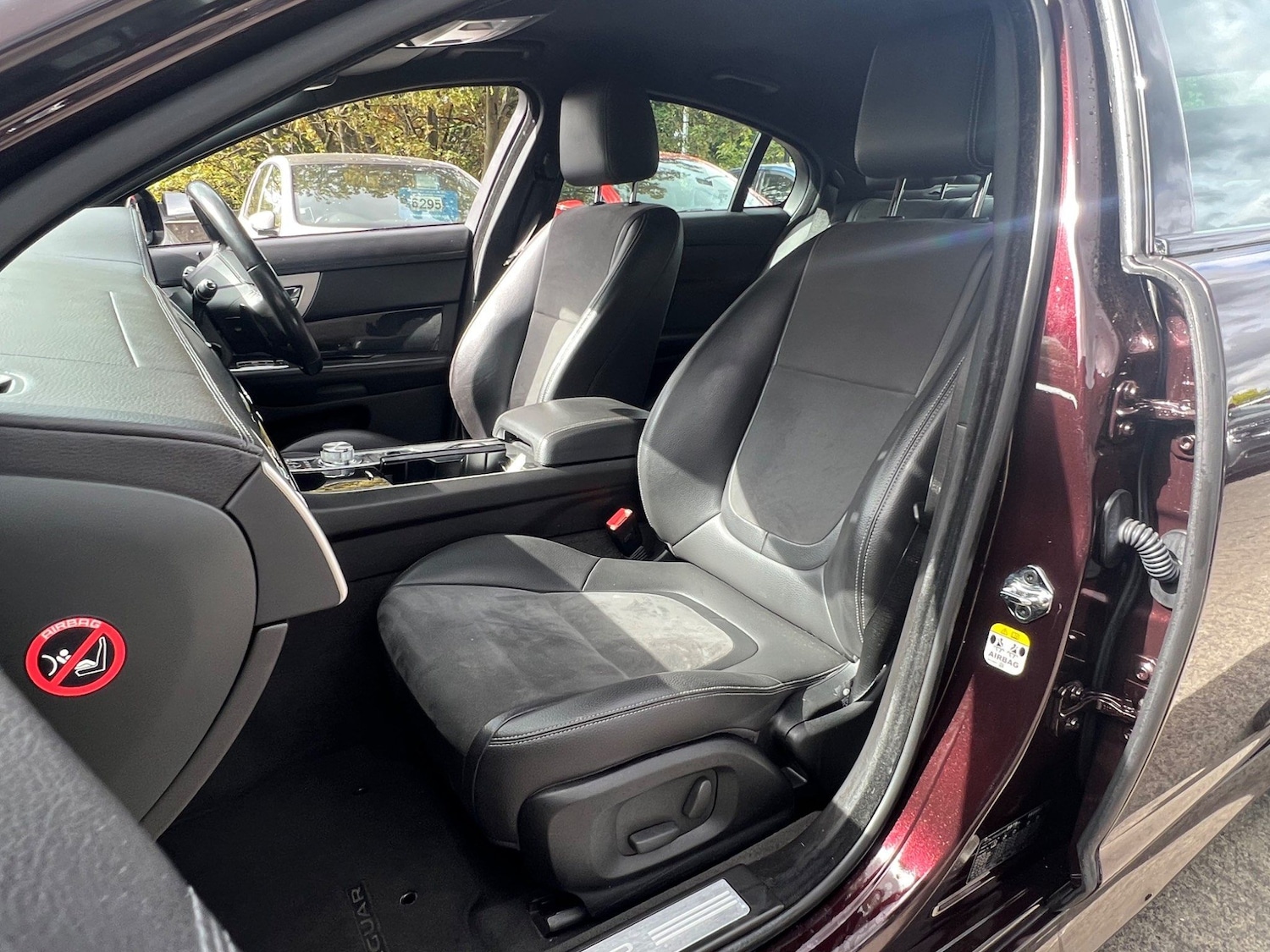 Used Jaguar XF 2013 for sale - 76988785: Photo 9