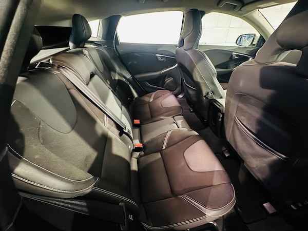 Used Volvo V40 2014 for sale - 74632624: Photo 11