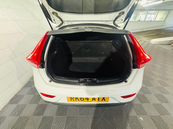 Used Volvo V40 2014 for sale - 74632624: Photo 12