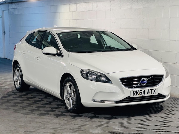 Used Volvo V40 2014 for sale - 74632624: Photo 1