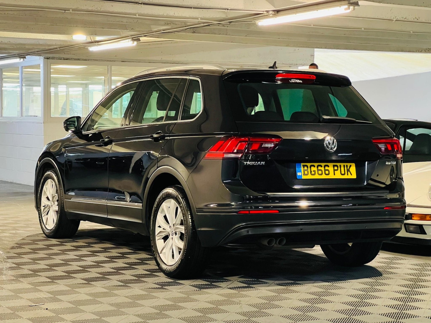 Used Volkswagen Tiguan 2016 for sale - 76990965: Photo 3