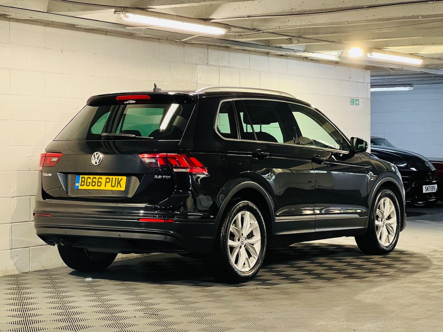 Used Volkswagen Tiguan 2016 for sale - 76990965: Photo 4