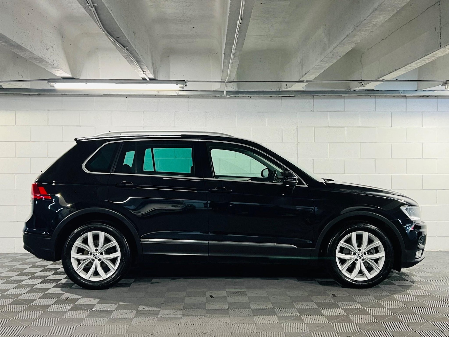 Used Volkswagen Tiguan 2016 for sale - 76990965: Photo 5