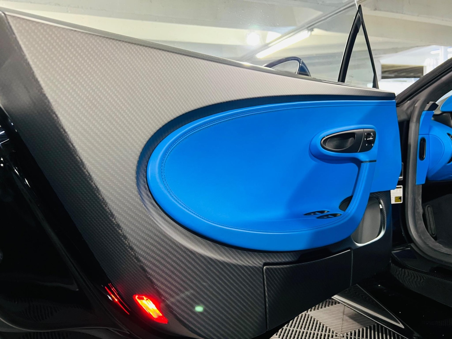 Used Bugatti Chiron for sale - 76476417: Photo 14