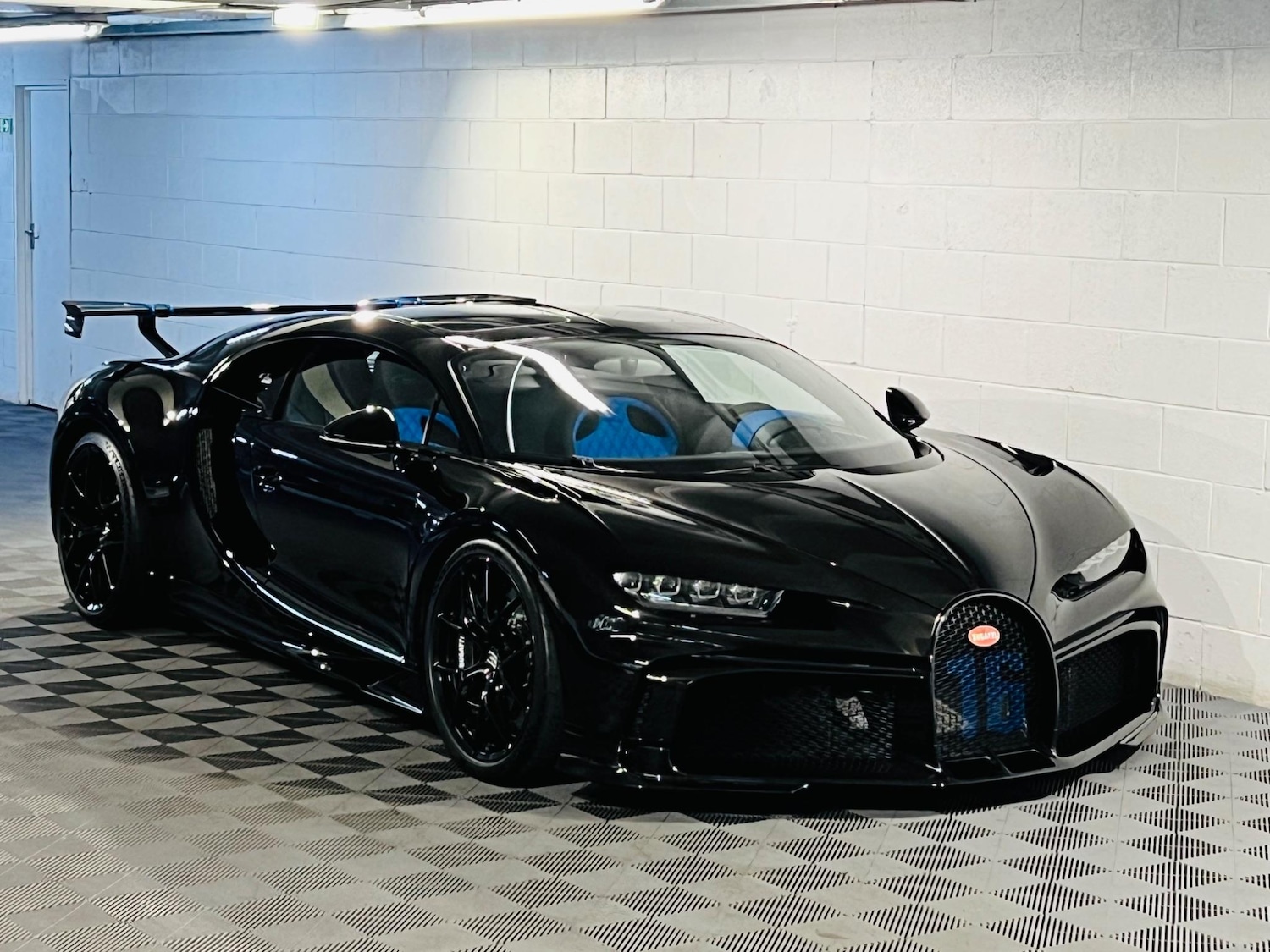 Used Bugatti Chiron for sale - 76476417: Photo 27