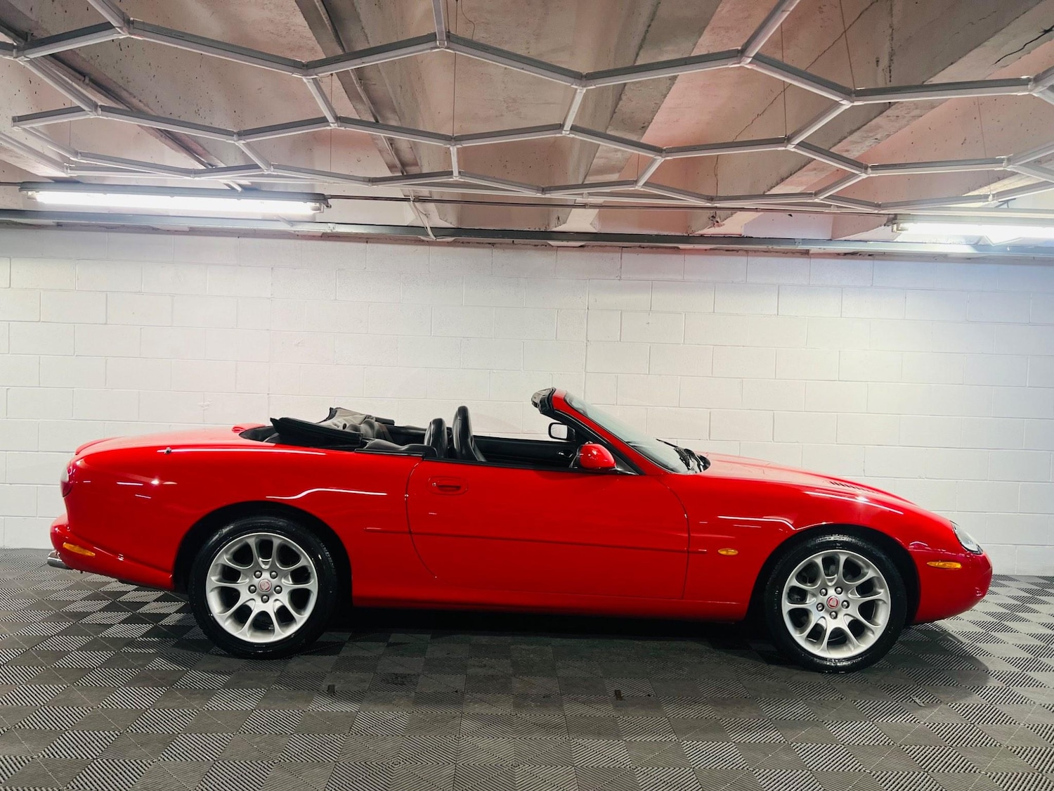Used Jaguar XKR 1999 for sale - 77156552: Photo 5