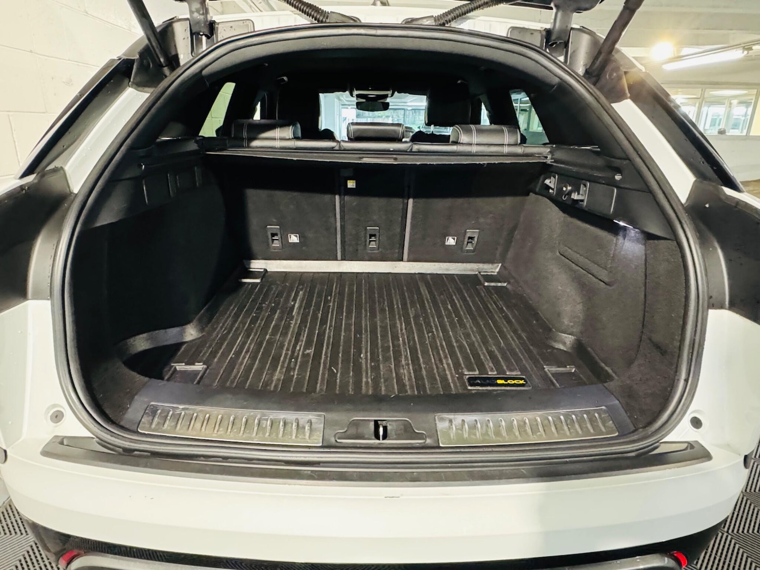 Used Land Rover Range Rover Velar 2019 for sale - 76360737: Photo 13