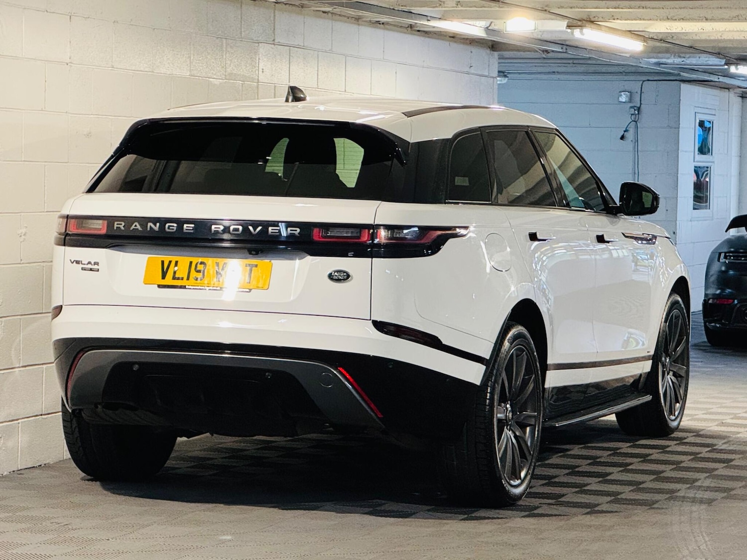 Used Land Rover Range Rover Velar 2019 for sale - 76360737: Photo 4
