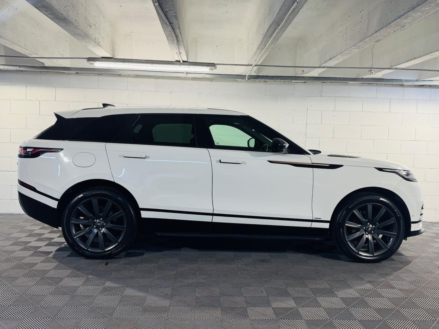 Used Land Rover Range Rover Velar 2019 for sale - 76360737: Photo 5