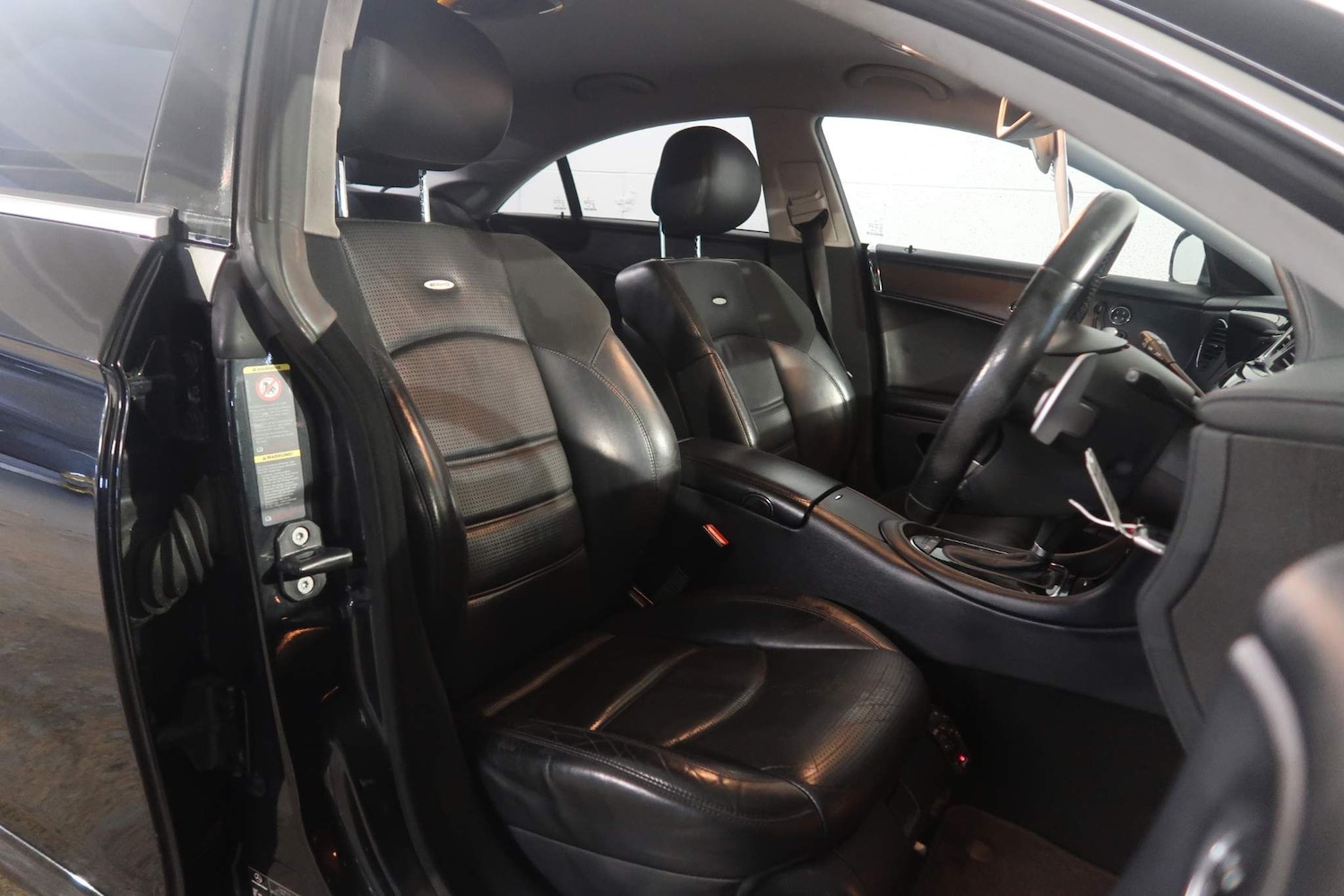 Used Mercedes-Benz CLS 2008 for sale - 76993531: Photo 7