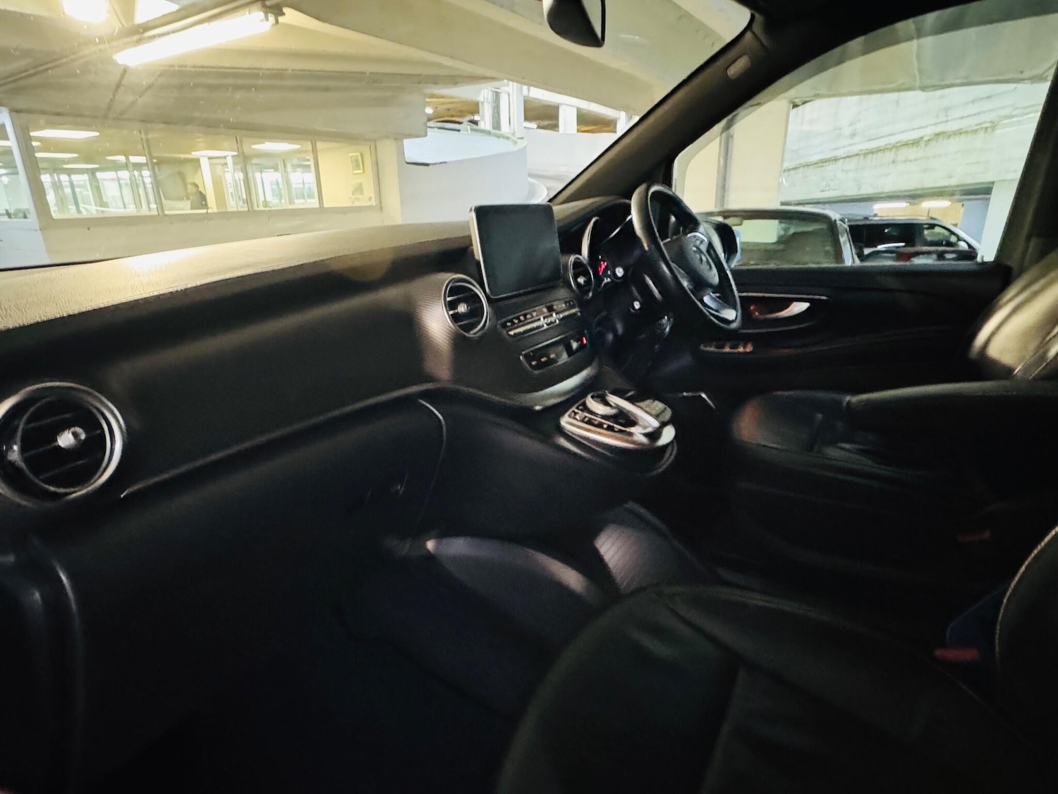 Used Mercedes-Benz V-Class 2018 for sale - 76913242: Photo 10