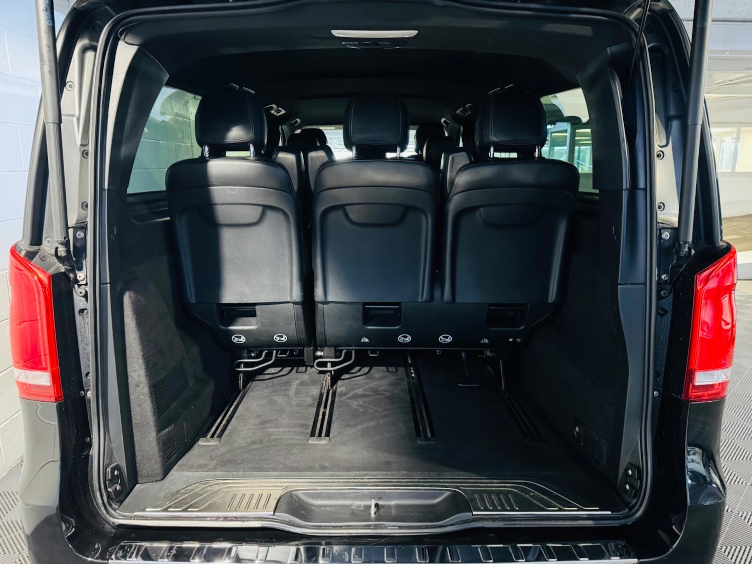 Used Mercedes-Benz V-Class 2018 for sale - 76913242: Photo 13