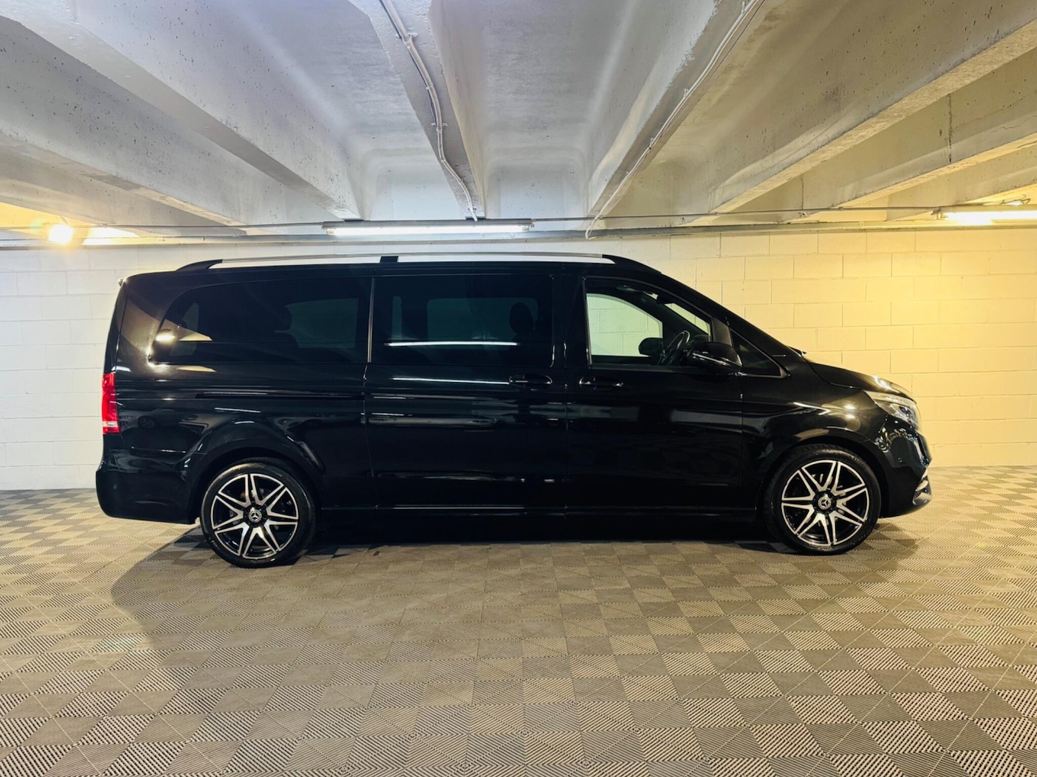 Used Mercedes-Benz V-Class 2018 for sale - 76913242: Photo 5