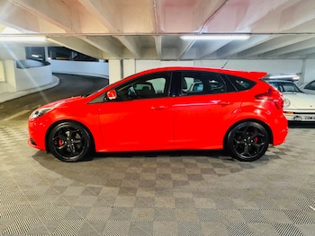 Used Ford Focus 2014 for sale - 76936017: Photo