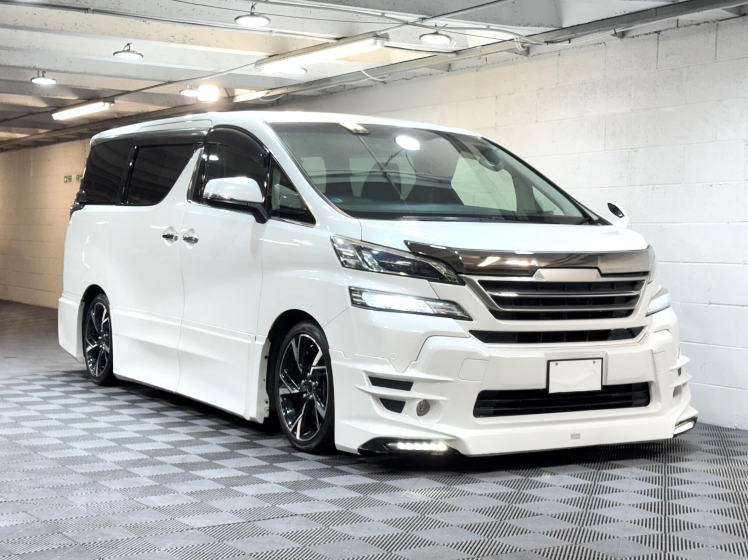 Used Toyota Vellfire for sale - 77345239: Photo 16