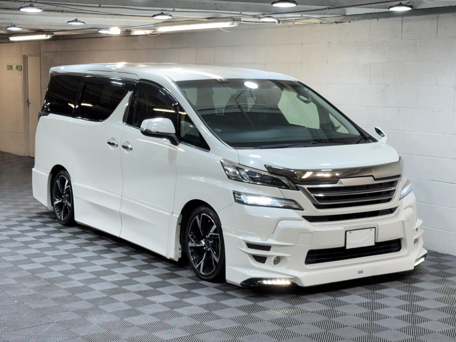 Used Toyota Vellfire for sale - 77345239: Photo 17