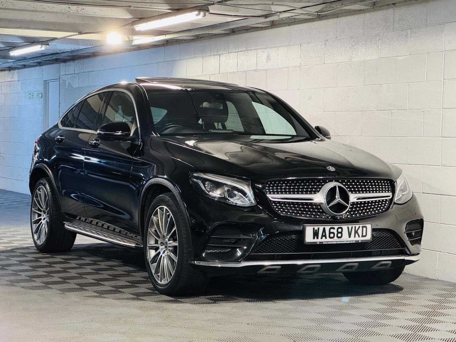 Used Mercedes-Benz GLC 2018 for sale - 76989787: Photo 1