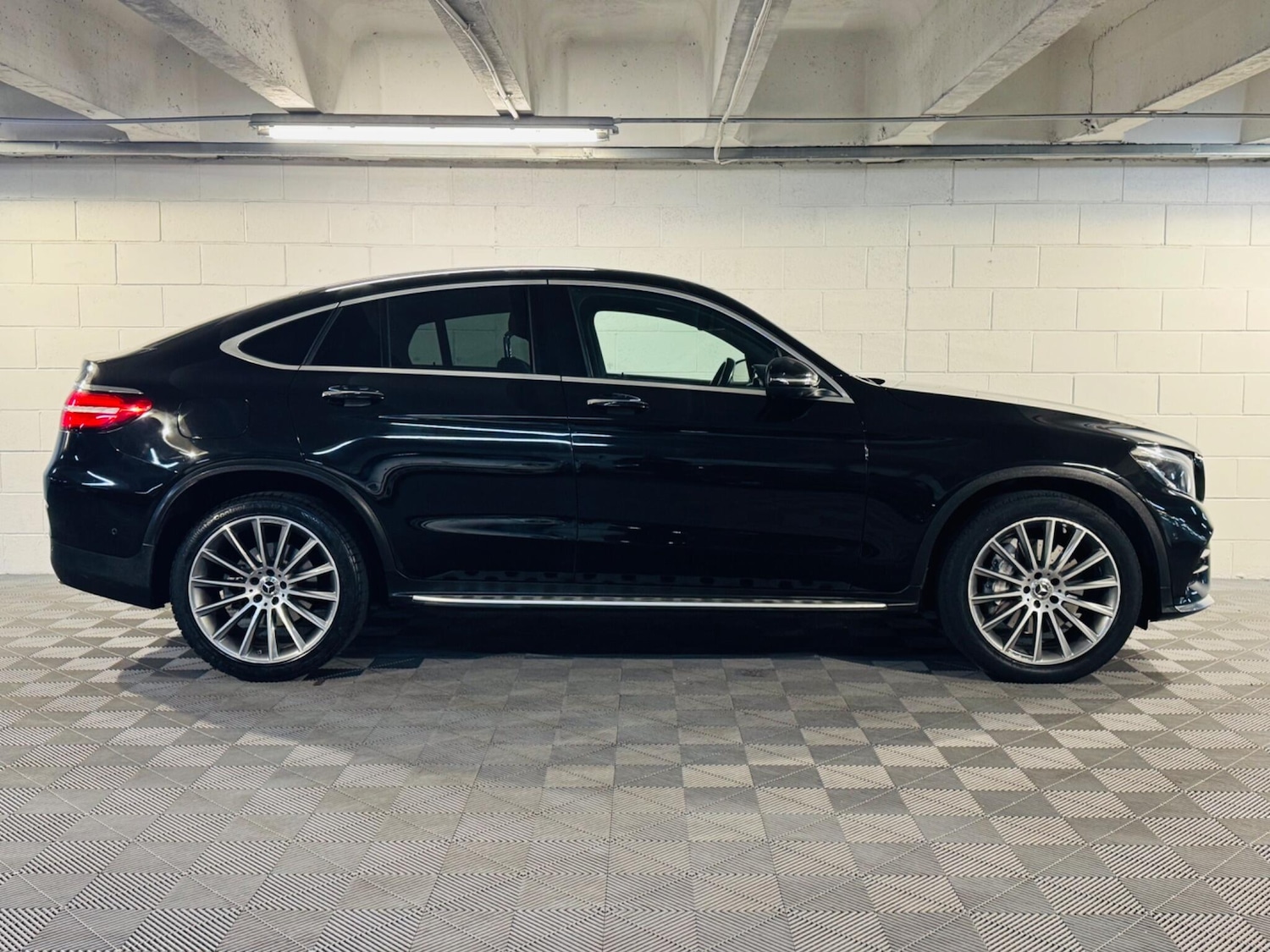 Used Mercedes-Benz GLC 2018 for sale - 76989787: Photo 5