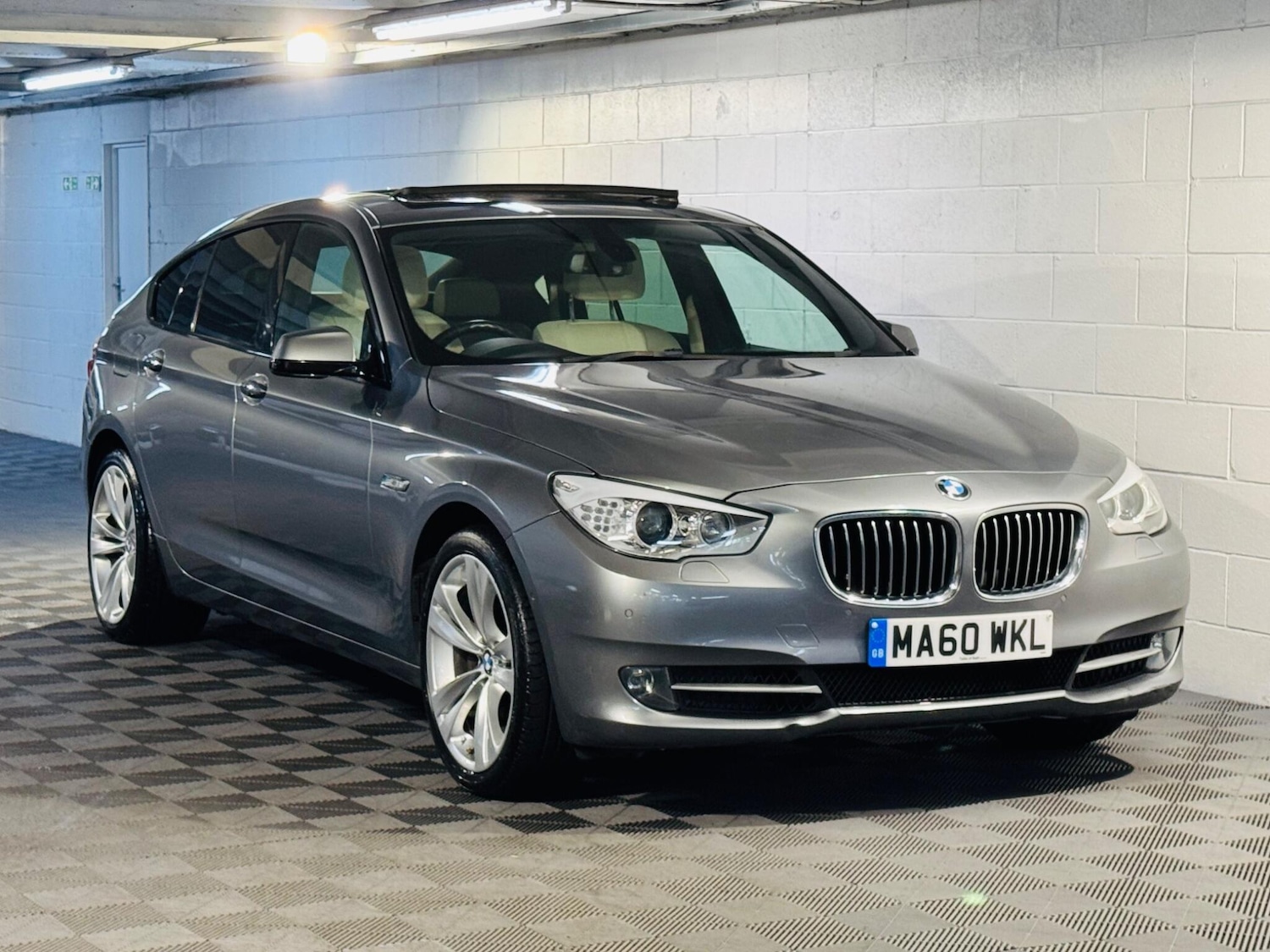 Used BMW 5 Series 2010 for sale - 76865426: Photo 1
