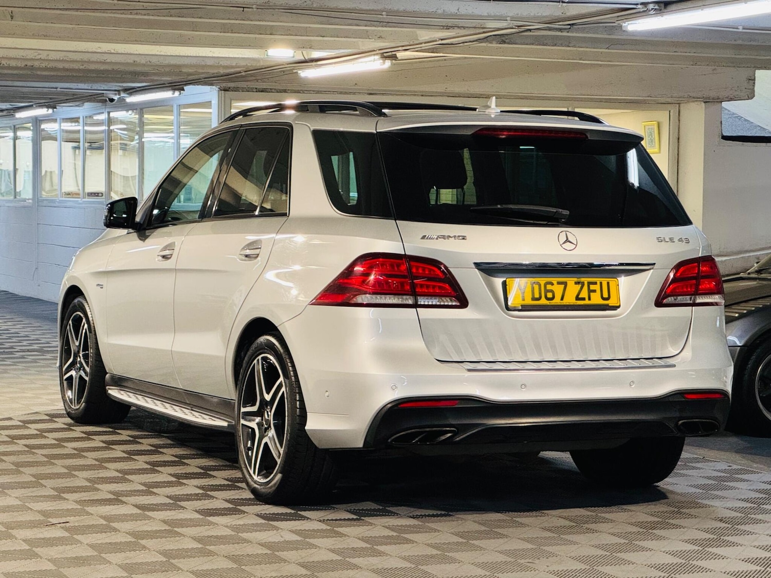 Used Mercedes-Benz GLE 2017 for sale - 76993638: Photo 3