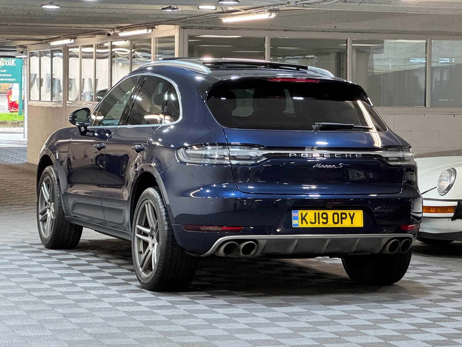 Used Porsche Macan for sale - 78127884: Photo 3