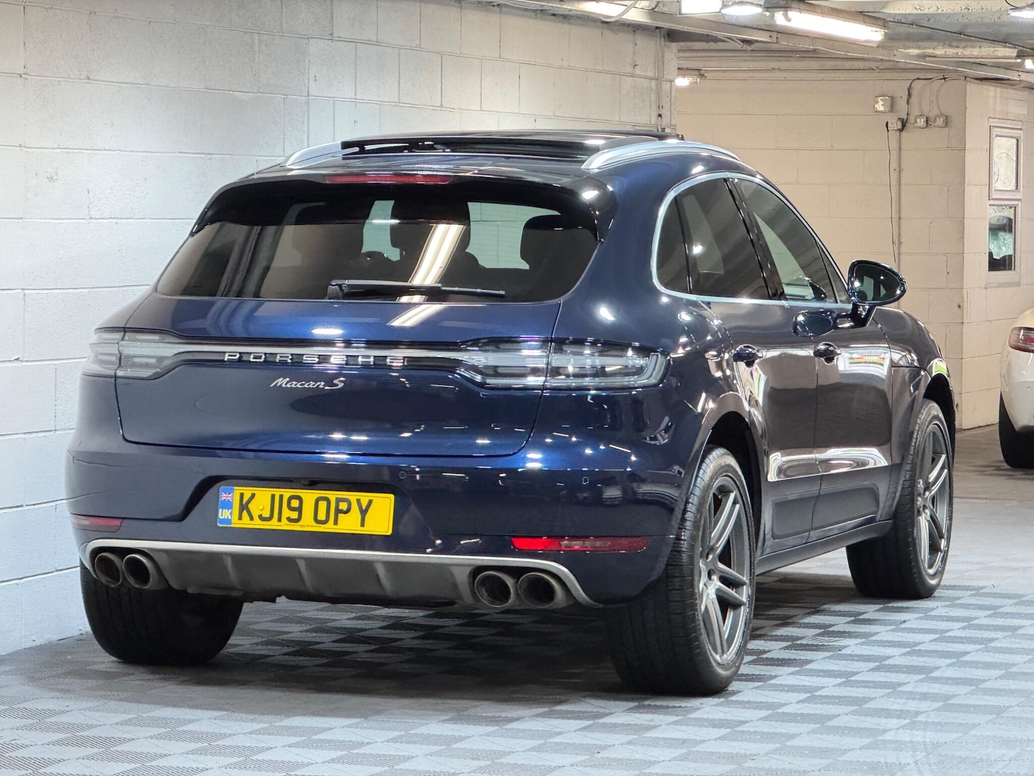 Used Porsche Macan for sale - 78127884: Photo 4