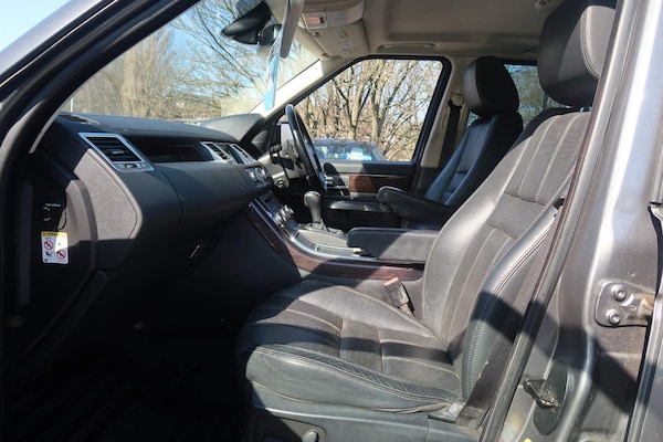 Used Land Rover Range Rover Sport 2010 for sale - 74690890: Photo 11