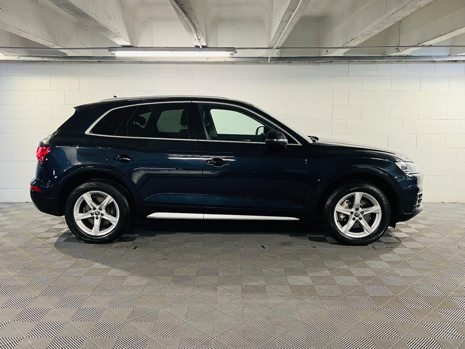 Used Audi Q5 2017 for sale - 76990757: Photo 5