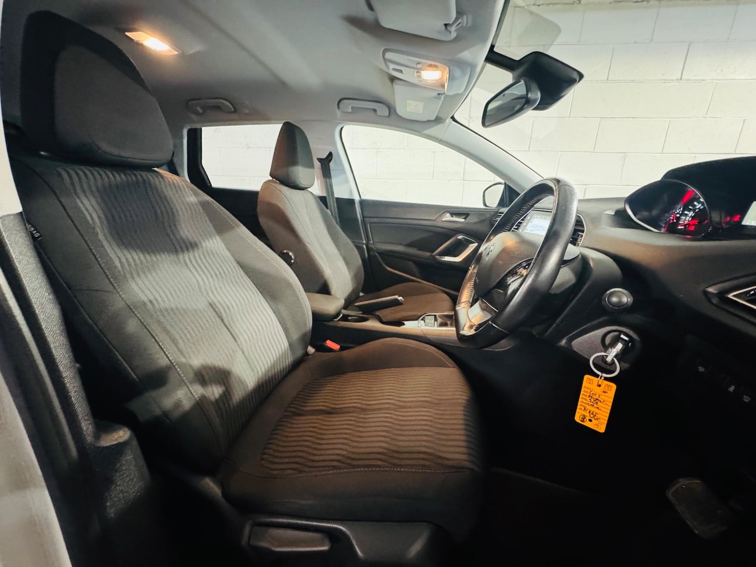 Used Peugeot 308 2016 for sale - 76996647: Photo 8