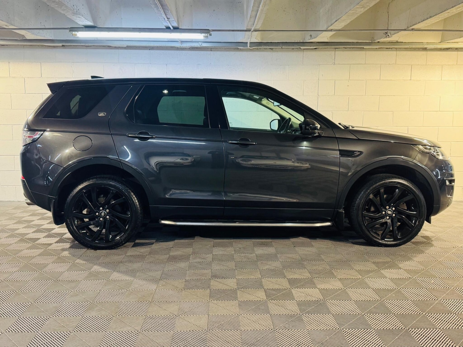 Used Land Rover Discovery Sport 2017 for sale - 77066725: Photo 5