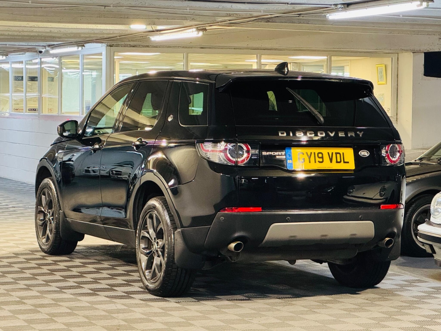 Used Land Rover Discovery Sport 2019 for sale - 76318164: Photo 3