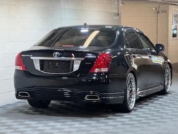 Used Toyota Crown 2010 for sale - 79107413: Photo