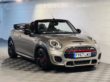Used MINI Convertible 2017 for sale - 76409387: Photo